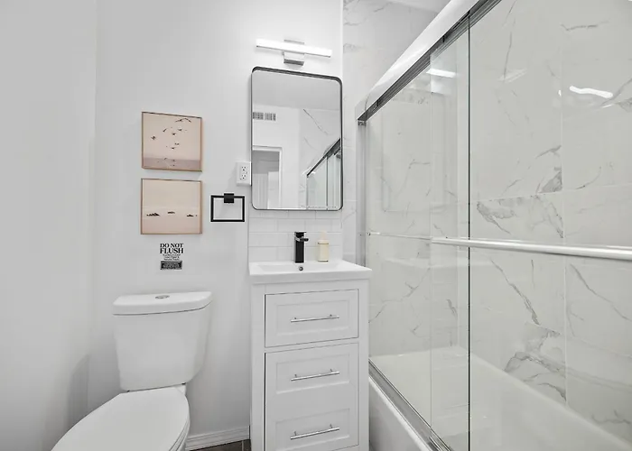 Shadyside 3b Modern And Cozy Private Bedroom With Shared Bathroom Homestay