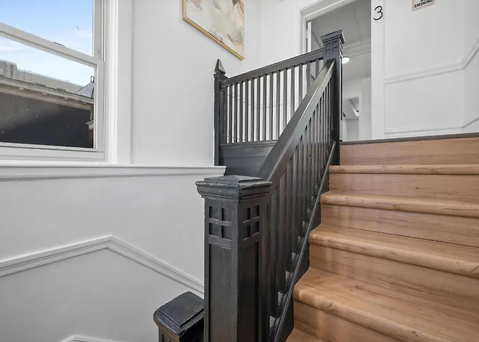Shadyside 3b Modern And Cozy Private Bedroom With Shared Bathroom